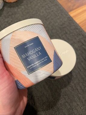 2 mohagany vanilla 3 wick Bath and Body Works candles hard to find